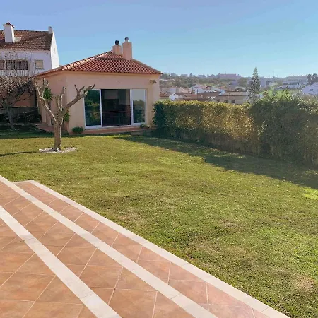 Toninha Family House - Salt Water Pool Vakantiehuis *
